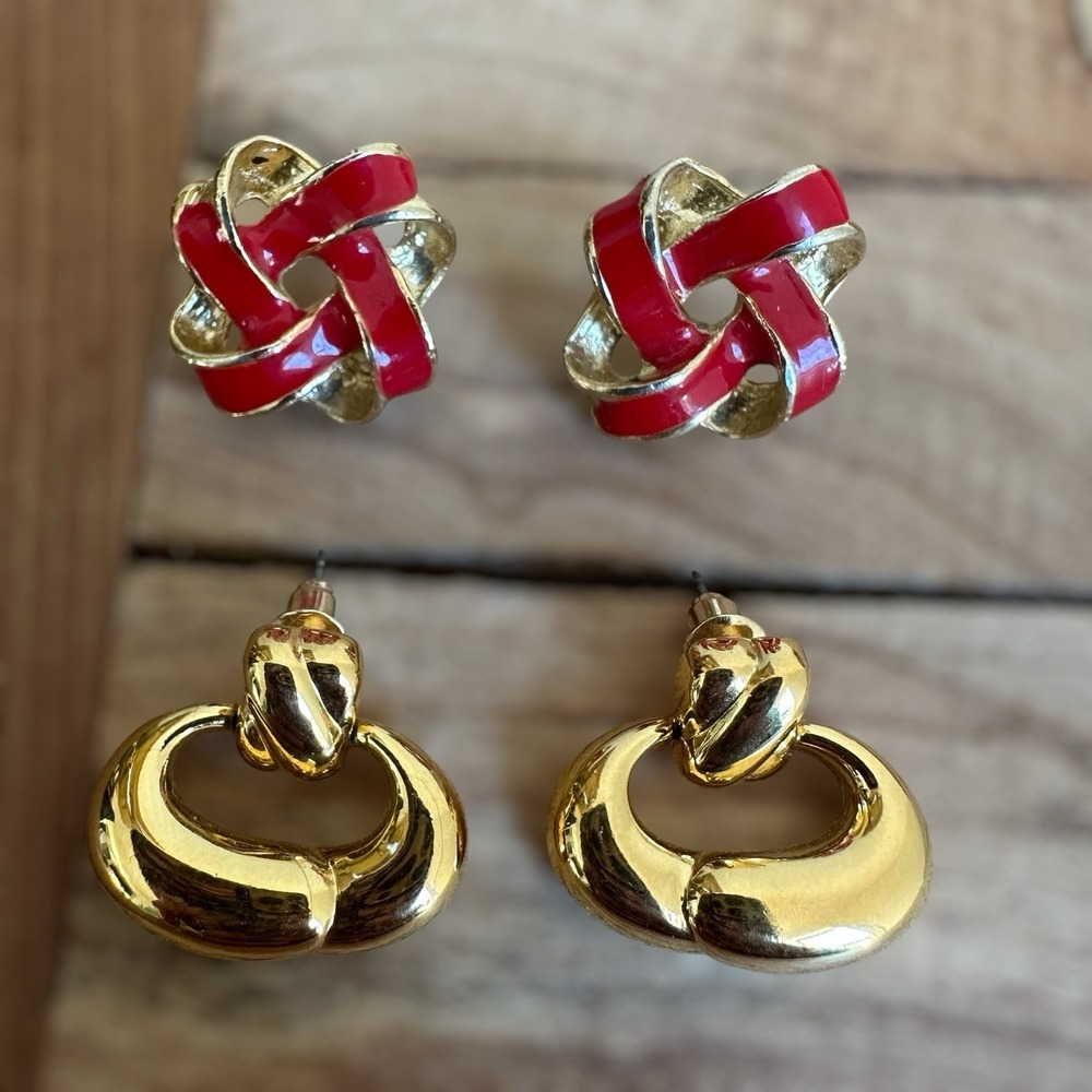 Vintage Fashion Earrings Love Knot Door  Pierced‎ Red Enamel Gold Tone Jewelry